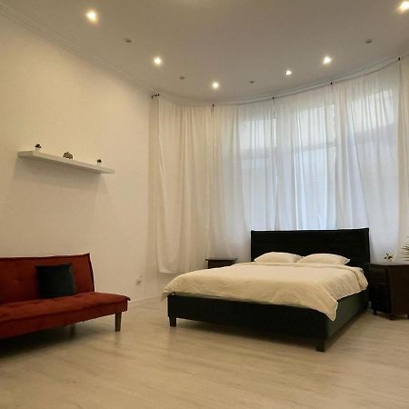 Outstanding 3Br Ultracentral Cityview Balcony Aaa Apartment Bucureşti Ngoại thất bức ảnh
