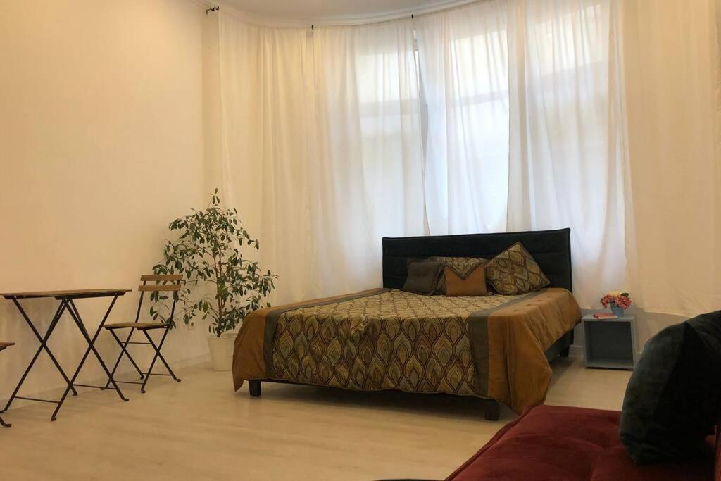 Outstanding 3Br Ultracentral Cityview Balcony Aaa Apartment Bucureşti Ngoại thất bức ảnh