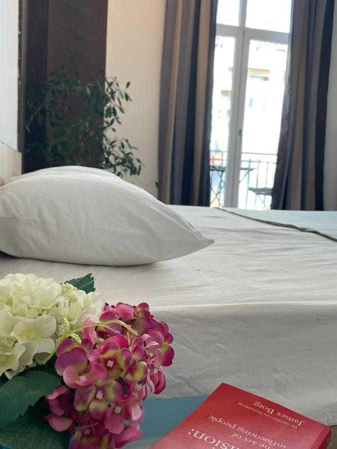 Outstanding 3Br Ultracentral Cityview Balcony Aaa Apartment Bucureşti Ngoại thất bức ảnh