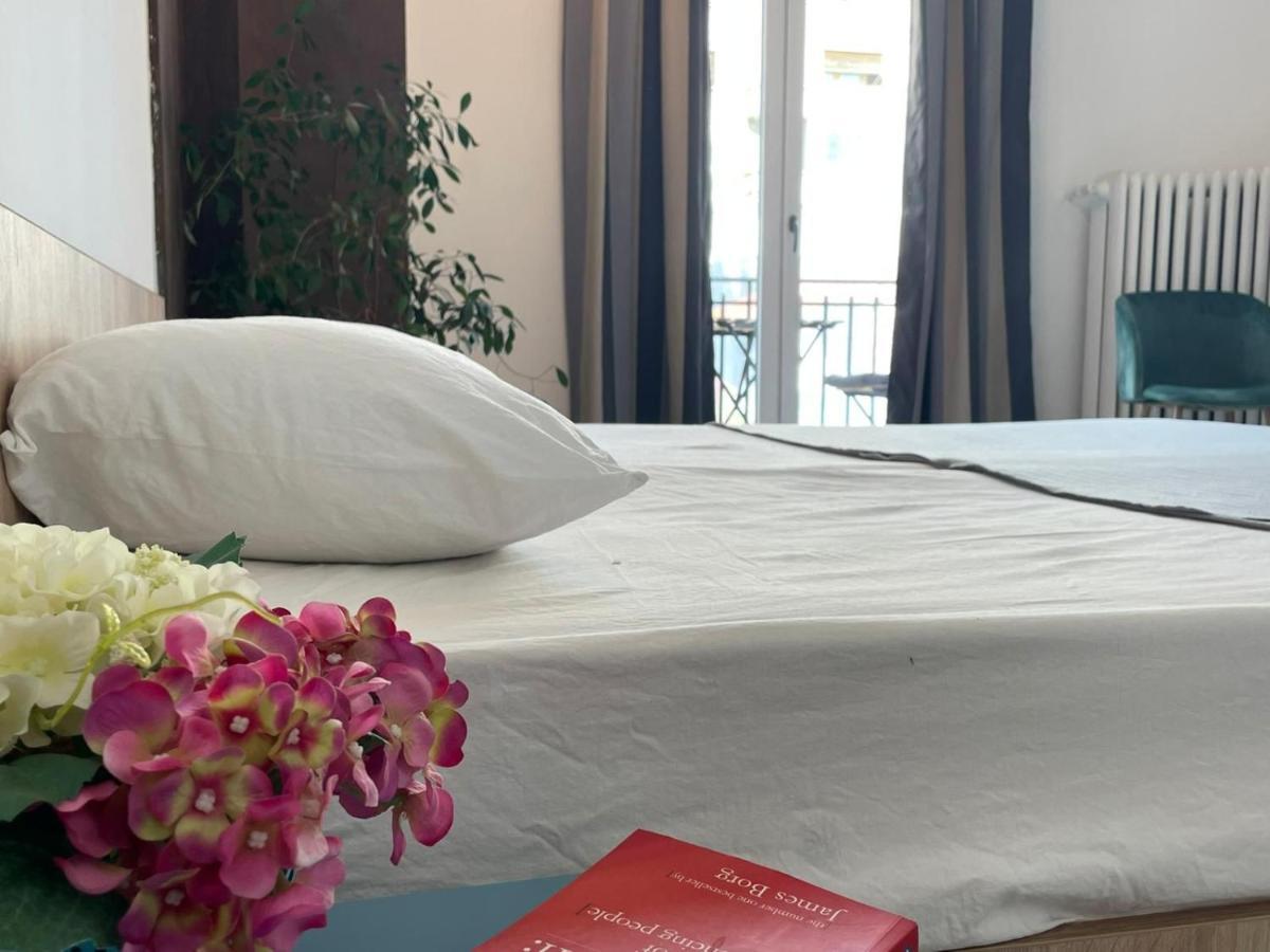 Outstanding 3Br Ultracentral Cityview Balcony Aaa Apartment Bucureşti Ngoại thất bức ảnh