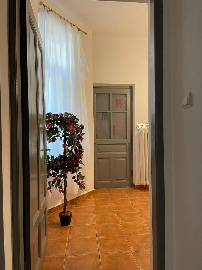 Outstanding 3Br Ultracentral Cityview Balcony Aaa Apartment Bucureşti Ngoại thất bức ảnh