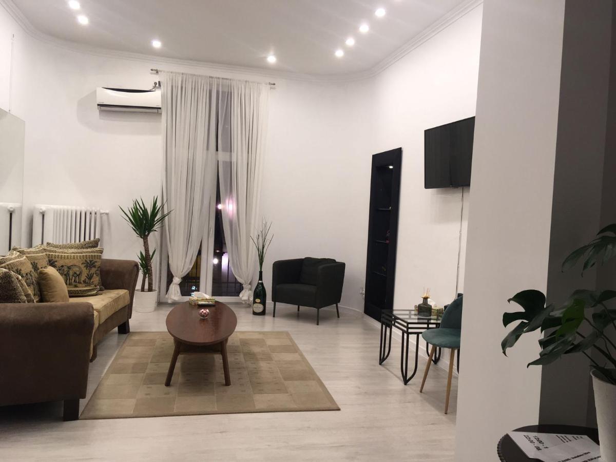 Outstanding 3Br Ultracentral Cityview Balcony Aaa Apartment Bucureşti Ngoại thất bức ảnh